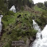 Berghaus Aussergschloess Penzion Matrei in Osttirol