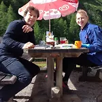 Berghaus Aussergschloess Penzion *