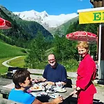 Berghaus Aussergschloess Casa de hóspedes *