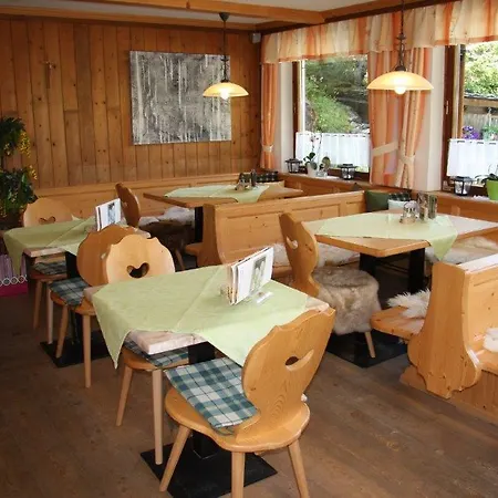 Berghaus Aussergschloess * Matrei in Osttirol