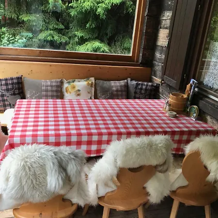 Berghaus Aussergschloess Affittacamere