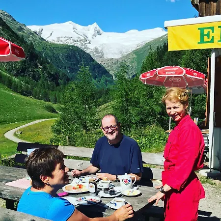 Berghaus Aussergschloess Pensjonat *